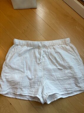 Aritzia Wilfred Women’s White Drawstring Shorts